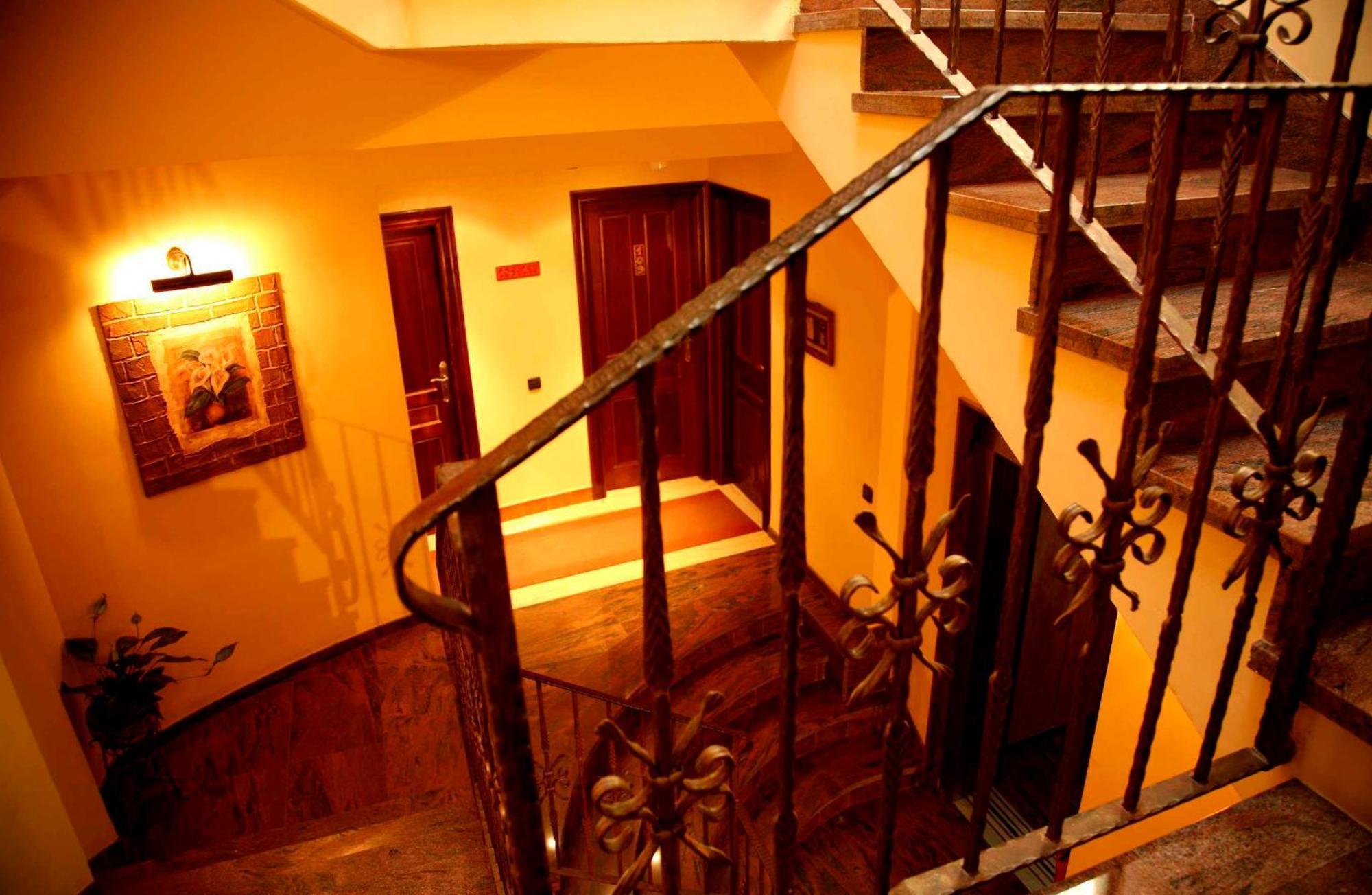 Hotel Baviera Linares  Zewnętrze zdjęcie