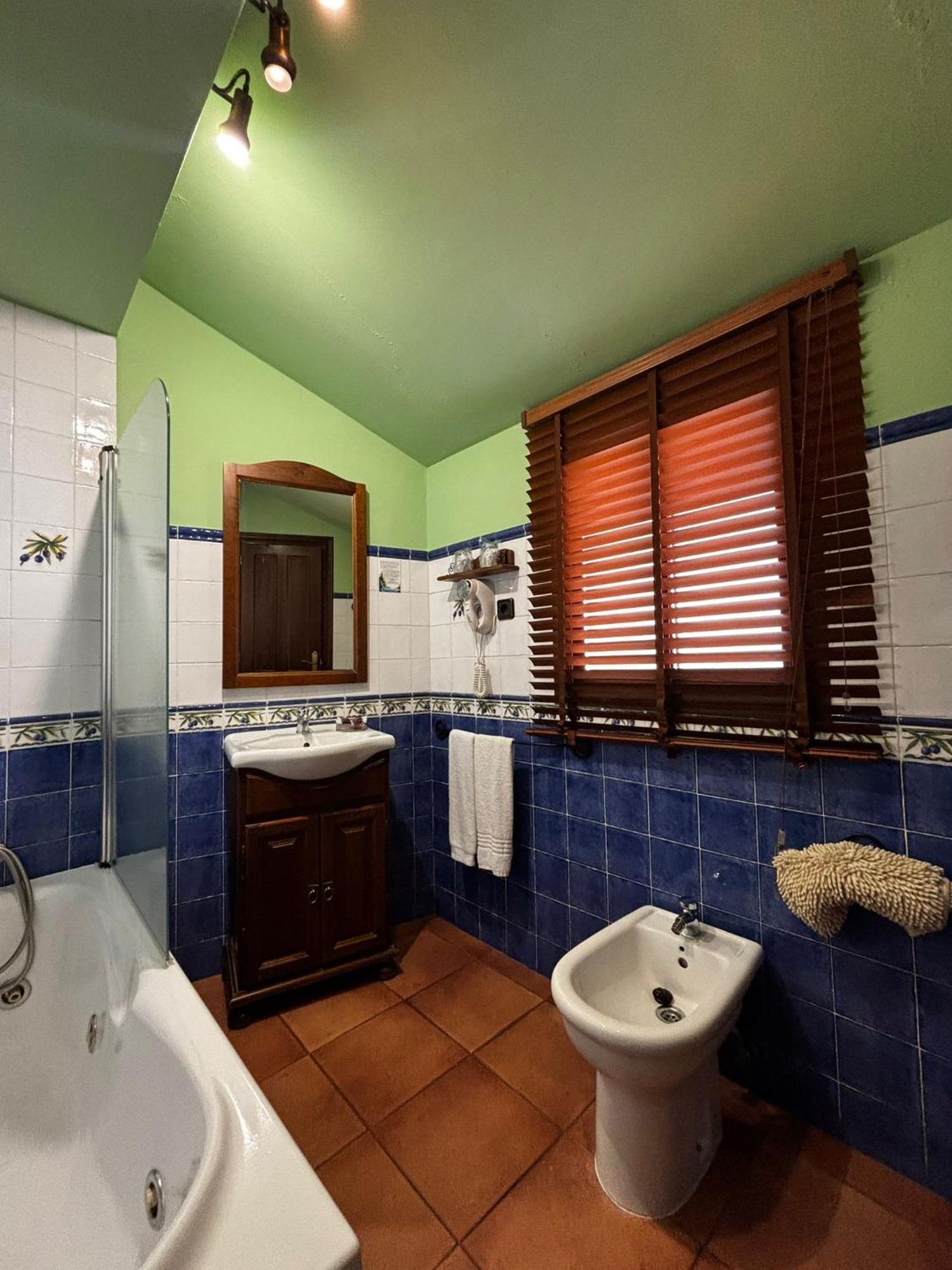 Hotel Baviera Linares  Zewnętrze zdjęcie